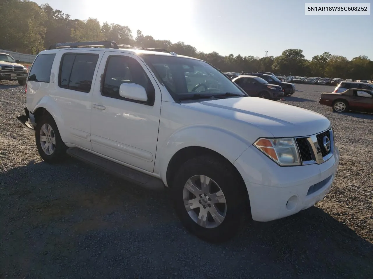 5N1AR18W36C608252 2006 Nissan Pathfinder Le