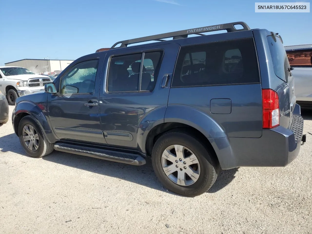 5N1AR18U67C645523 2007 Nissan Pathfinder Le