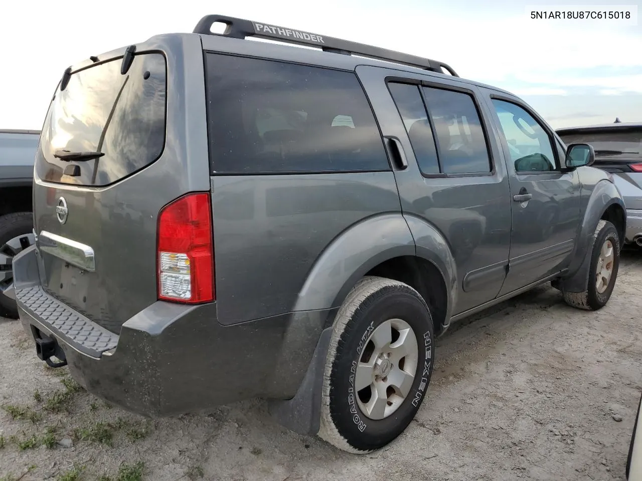 2007 Nissan Pathfinder Le VIN: 5N1AR18U87C615018 Lot: 76195324