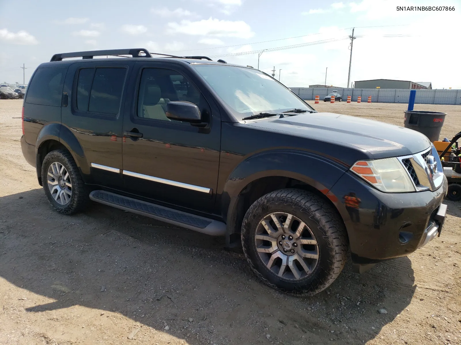 5N1AR1NB6BC607866 2011 Nissan Pathfinder S