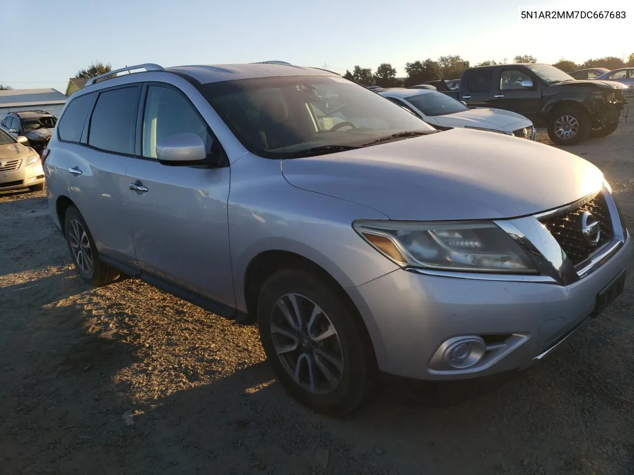 2013 Nissan Pathfinder S VIN: 5N1AR2MM7DC667683 Lot: 71213294