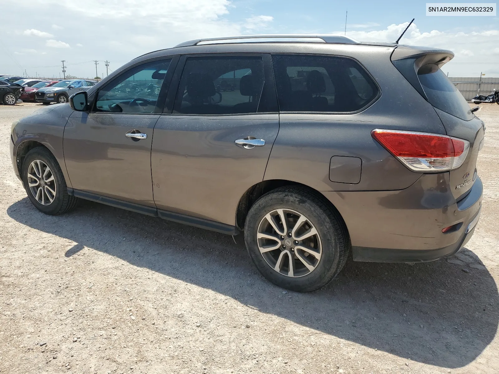 2014 Nissan Pathfinder S VIN: 5N1AR2MN9EC632329 Lot: 63462974