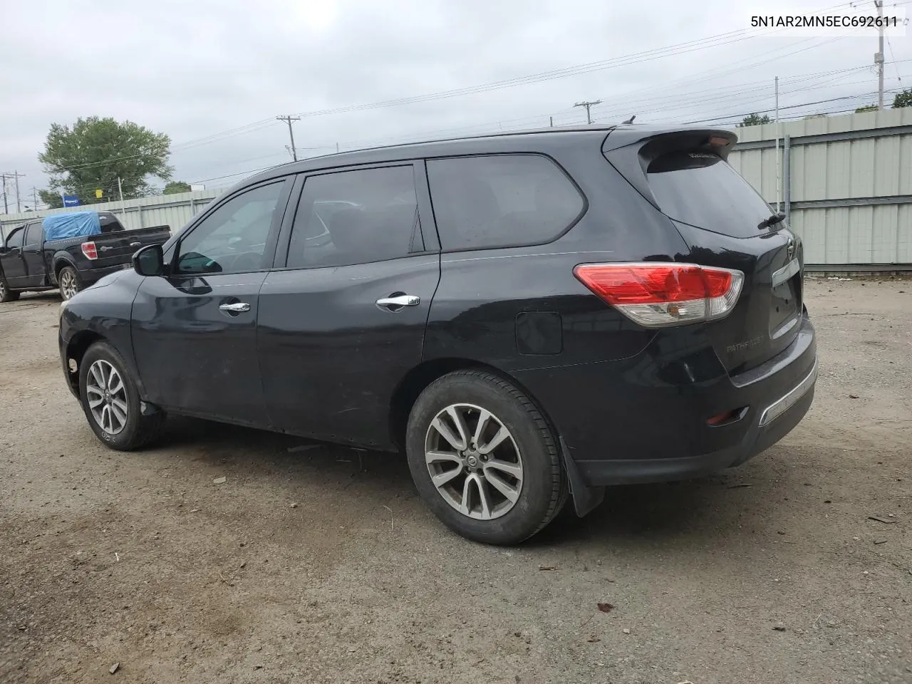 2014 Nissan Pathfinder S VIN: 5N1AR2MN5EC692611 Lot: 70324984