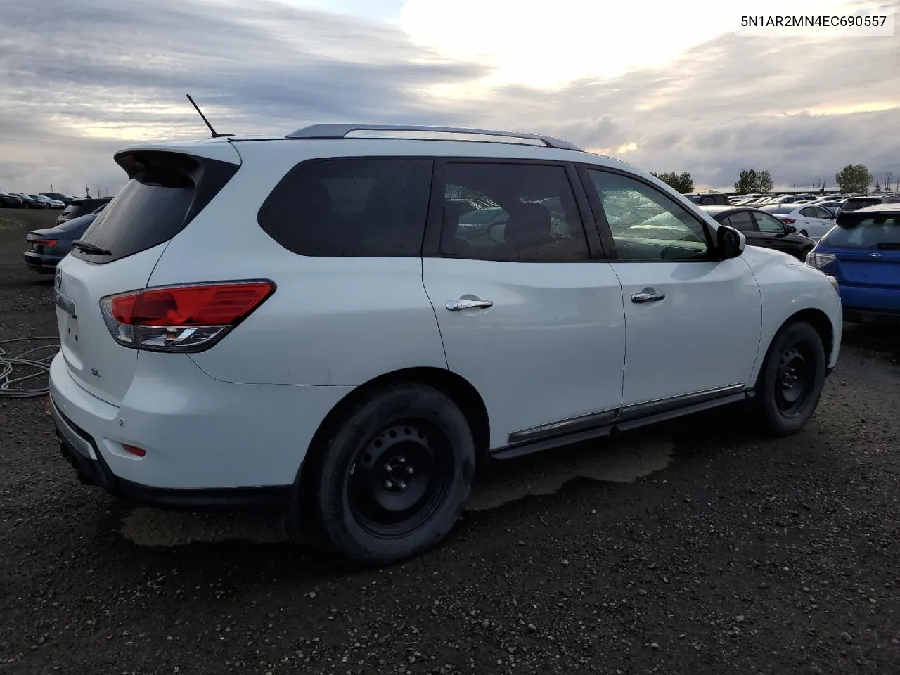 2014 Nissan Pathfinder S VIN: 5N1AR2MN4EC690557 Lot: 70857724