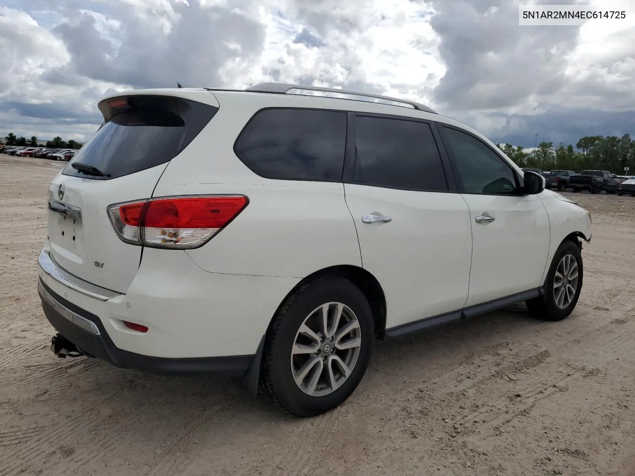 2014 Nissan Pathfinder S VIN: 5N1AR2MN4EC614725 Lot: 71064064