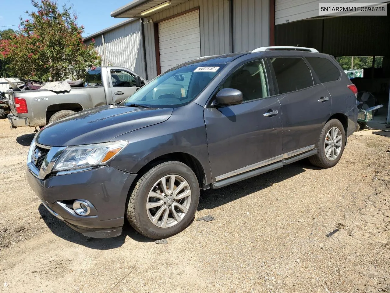 2014 Nissan Pathfinder S VIN: 5N1AR2MM1EC696758 Lot: 72164914