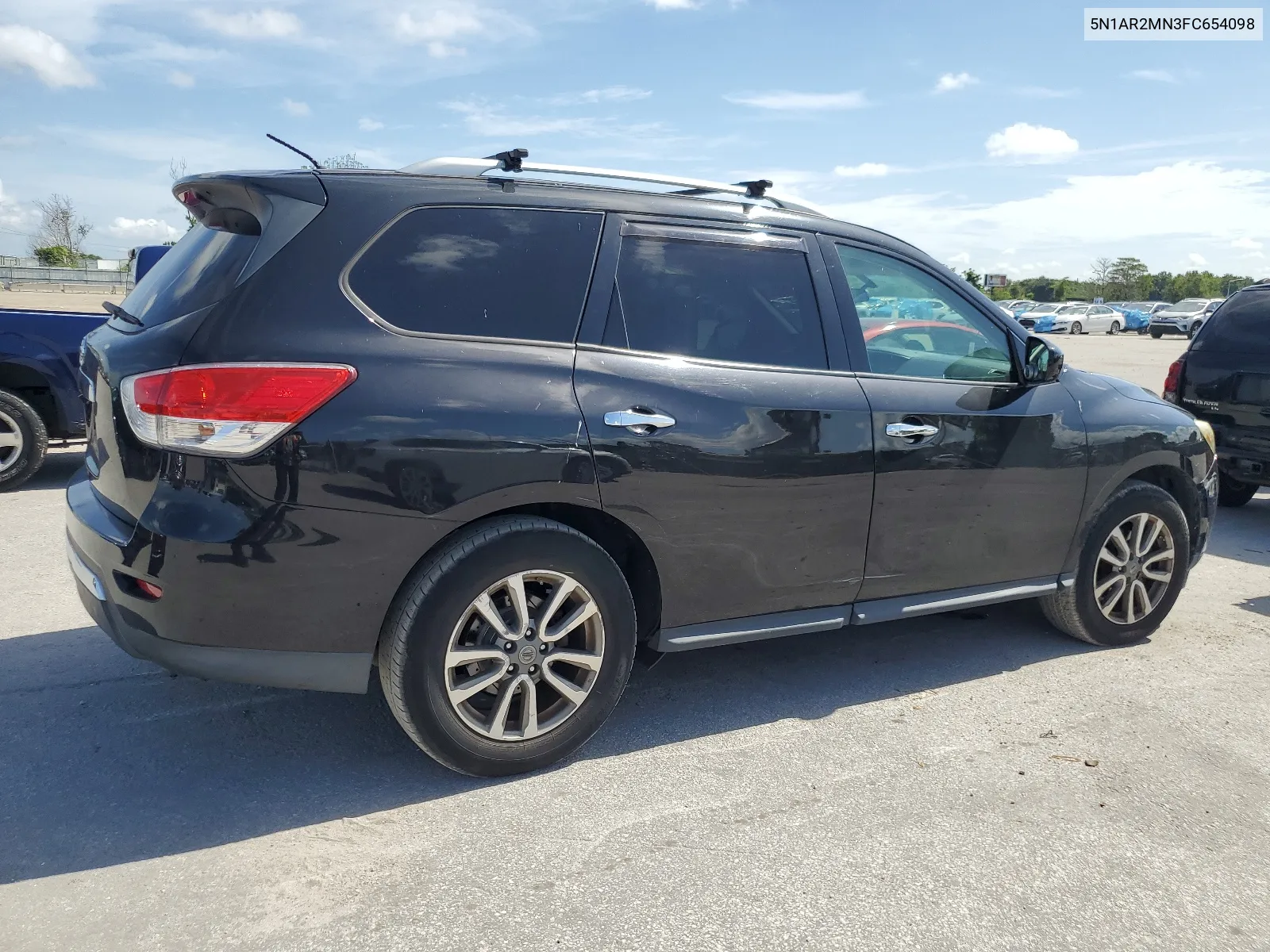 2015 Nissan Pathfinder S VIN: 5N1AR2MN3FC654098 Lot: 64233704