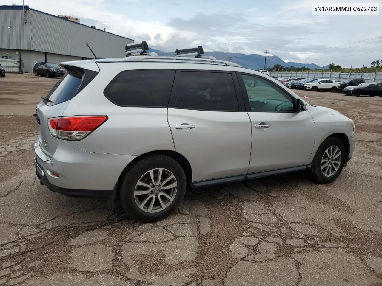 2015 Nissan Pathfinder S VIN: 5N1AR2MM3FC692793 Lot: 70422094