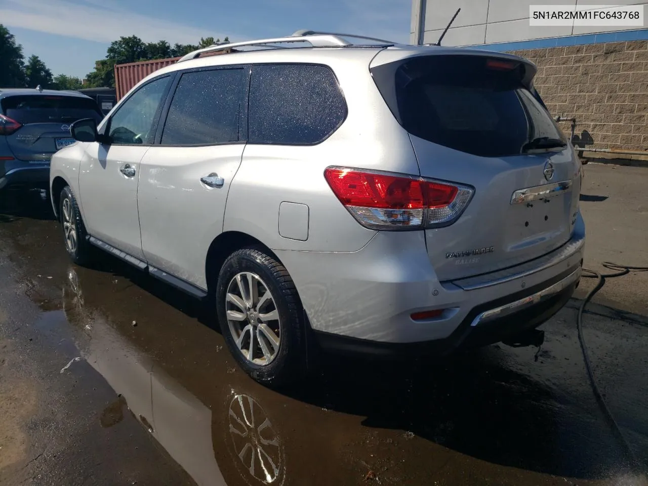 2015 Nissan Pathfinder S VIN: 5N1AR2MM1FC643768 Lot: 70964624