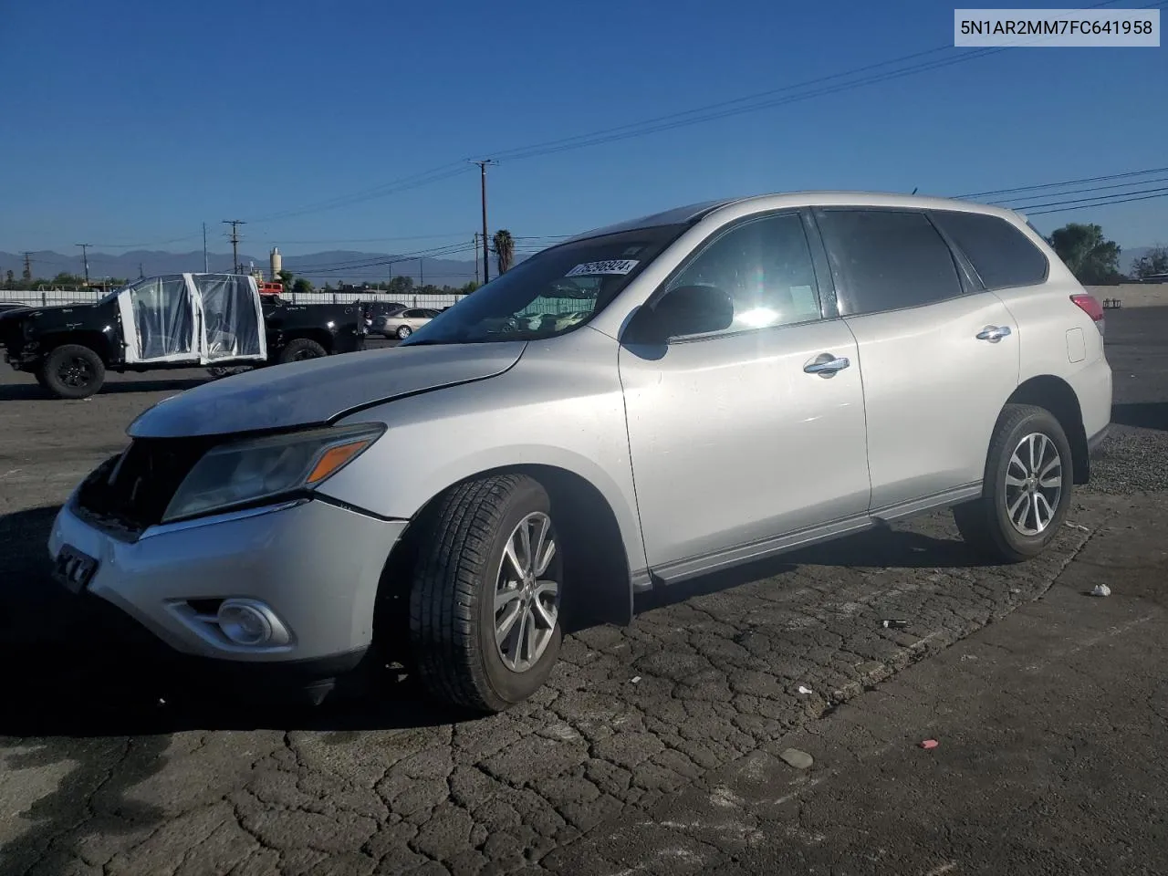 2015 Nissan Pathfinder S VIN: 5N1AR2MM7FC641958 Lot: 75296924