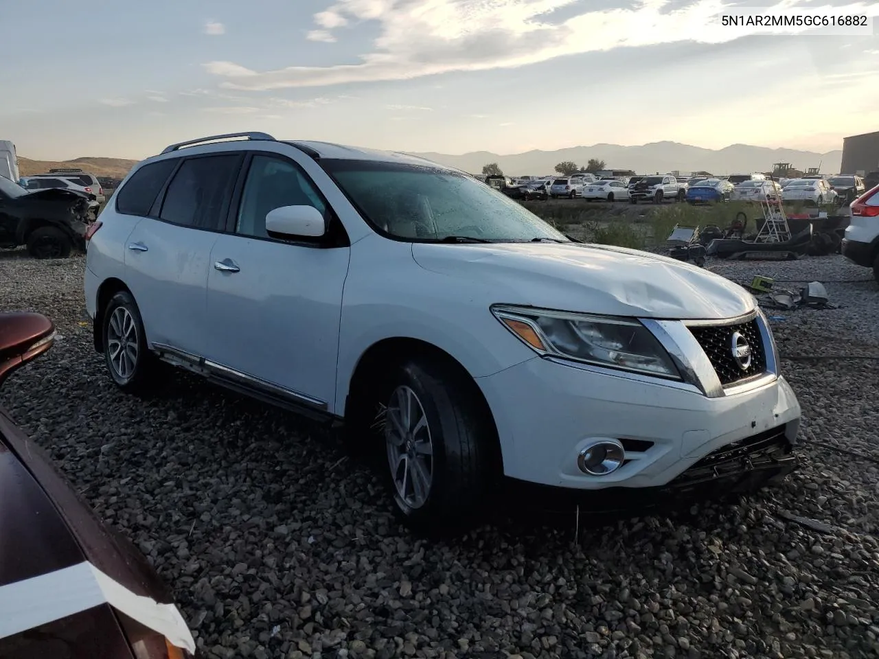 2016 Nissan Pathfinder S VIN: 5N1AR2MM5GC616882 Lot: 70526754