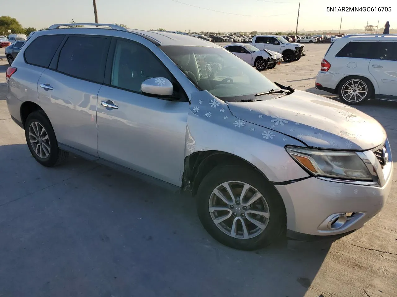 2016 Nissan Pathfinder S VIN: 5N1AR2MN4GC616705 Lot: 74082404