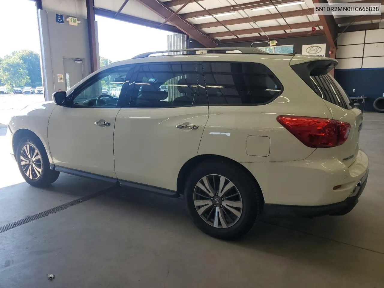 2017 Nissan Pathfinder S VIN: 5N1DR2MN0HC666838 Lot: 69175804