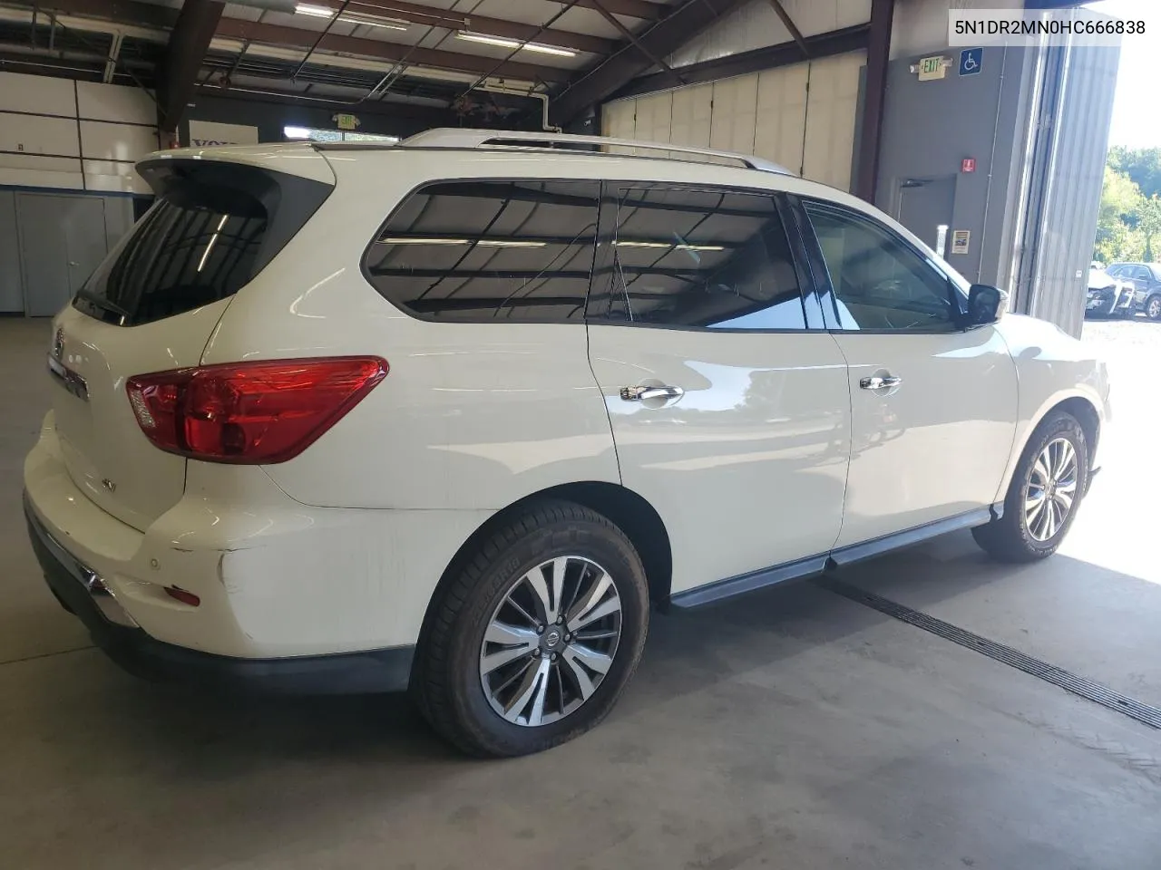 2017 Nissan Pathfinder S VIN: 5N1DR2MN0HC666838 Lot: 69175804