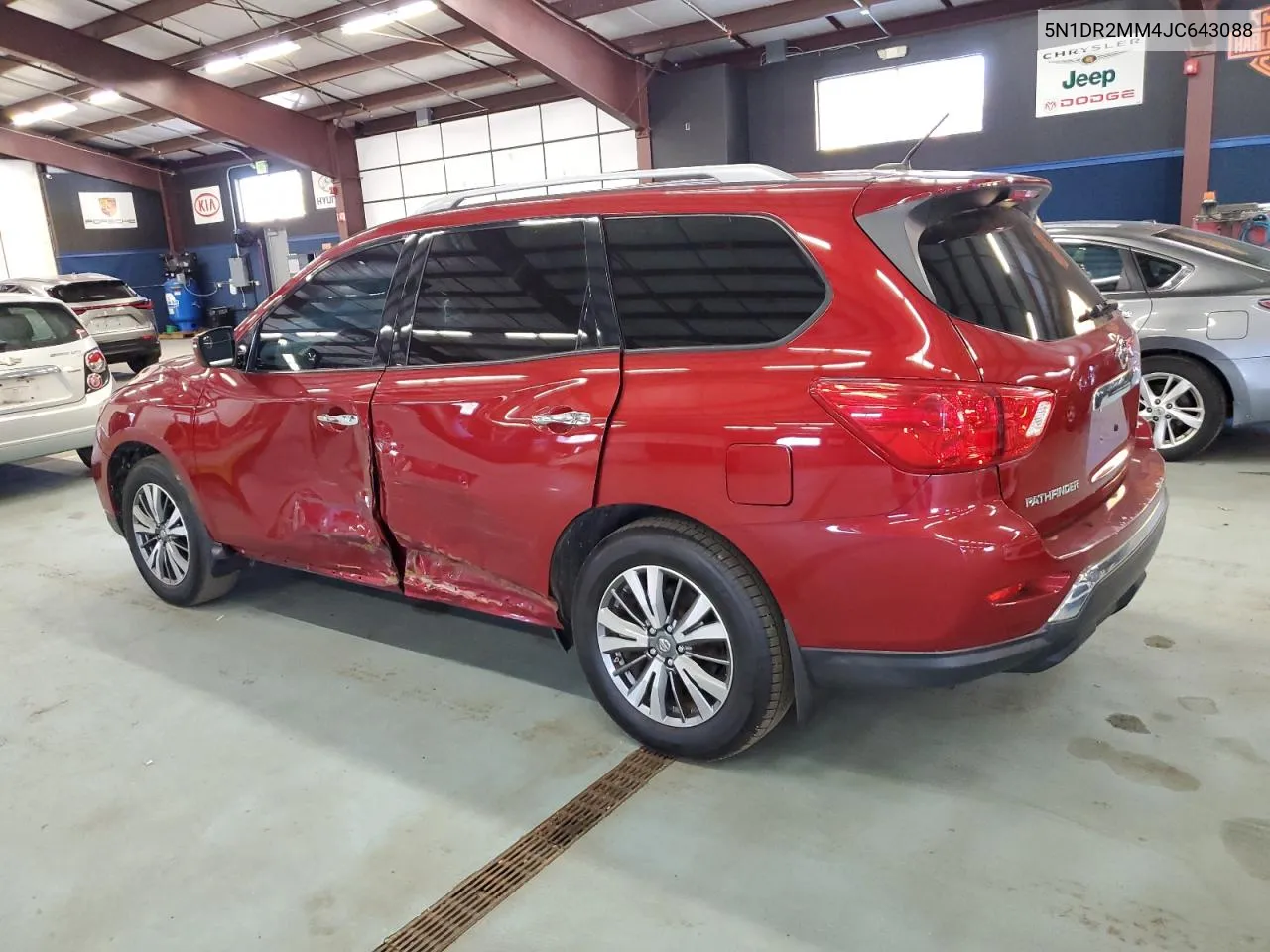 2018 Nissan Pathfinder S VIN: 5N1DR2MM4JC643088 Lot: 73023434