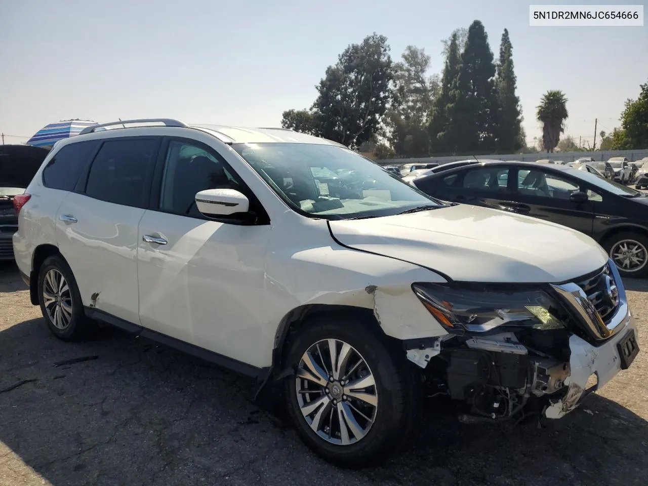 5N1DR2MN6JC654666 2018 Nissan Pathfinder S