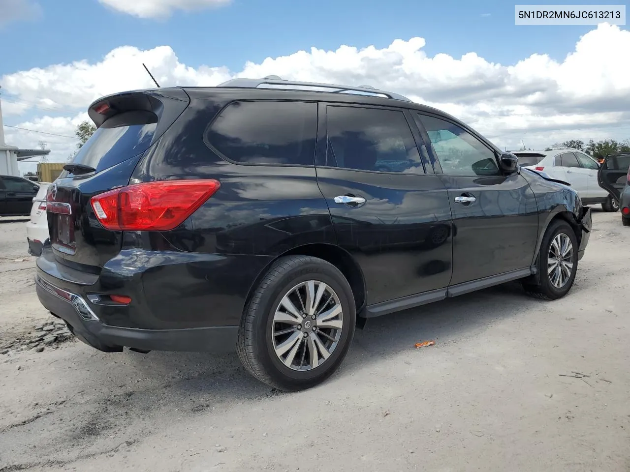 2018 Nissan Pathfinder S VIN: 5N1DR2MN6JC613213 Lot: 75913594