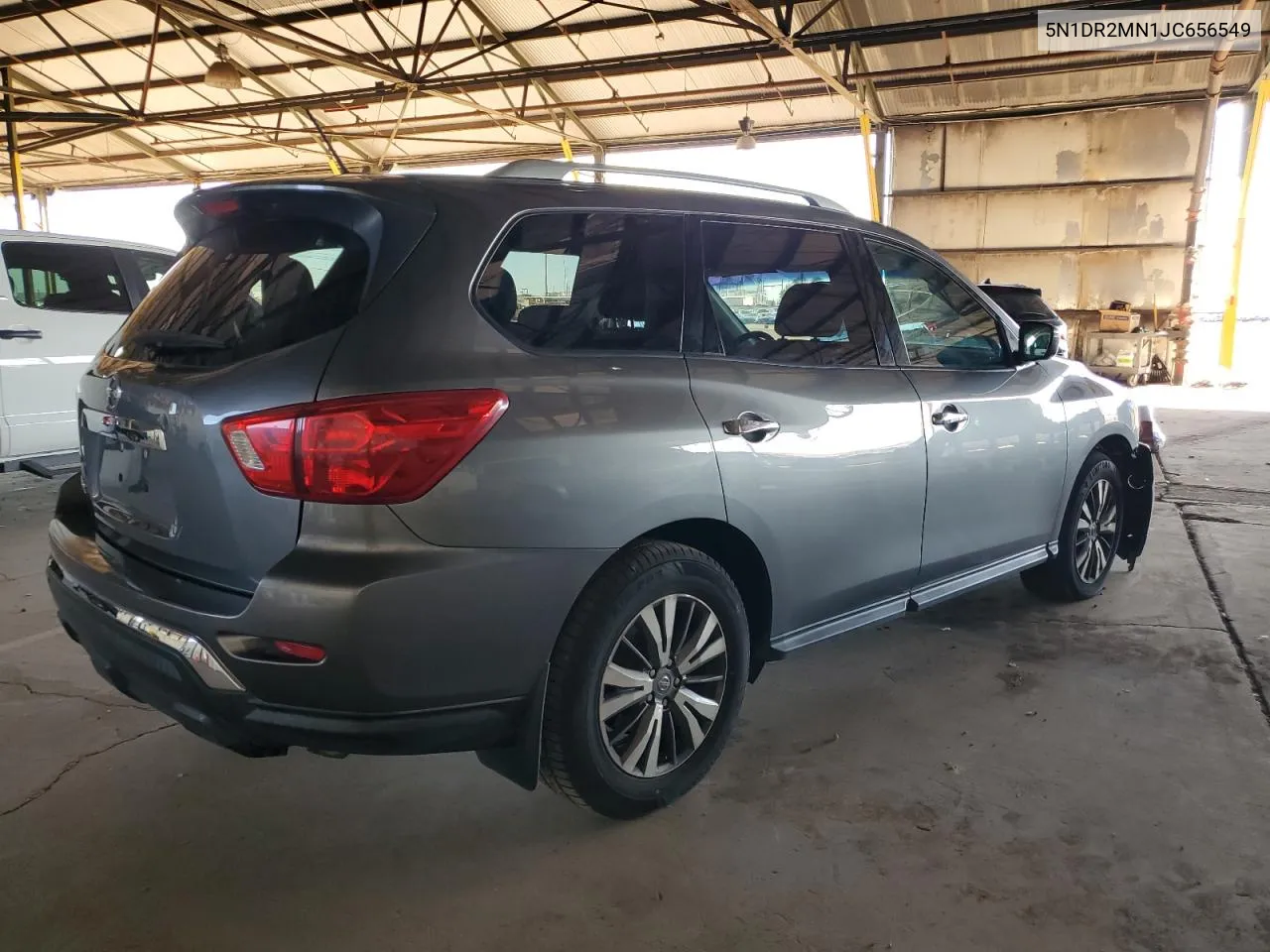 5N1DR2MN1JC656549 2018 Nissan Pathfinder S