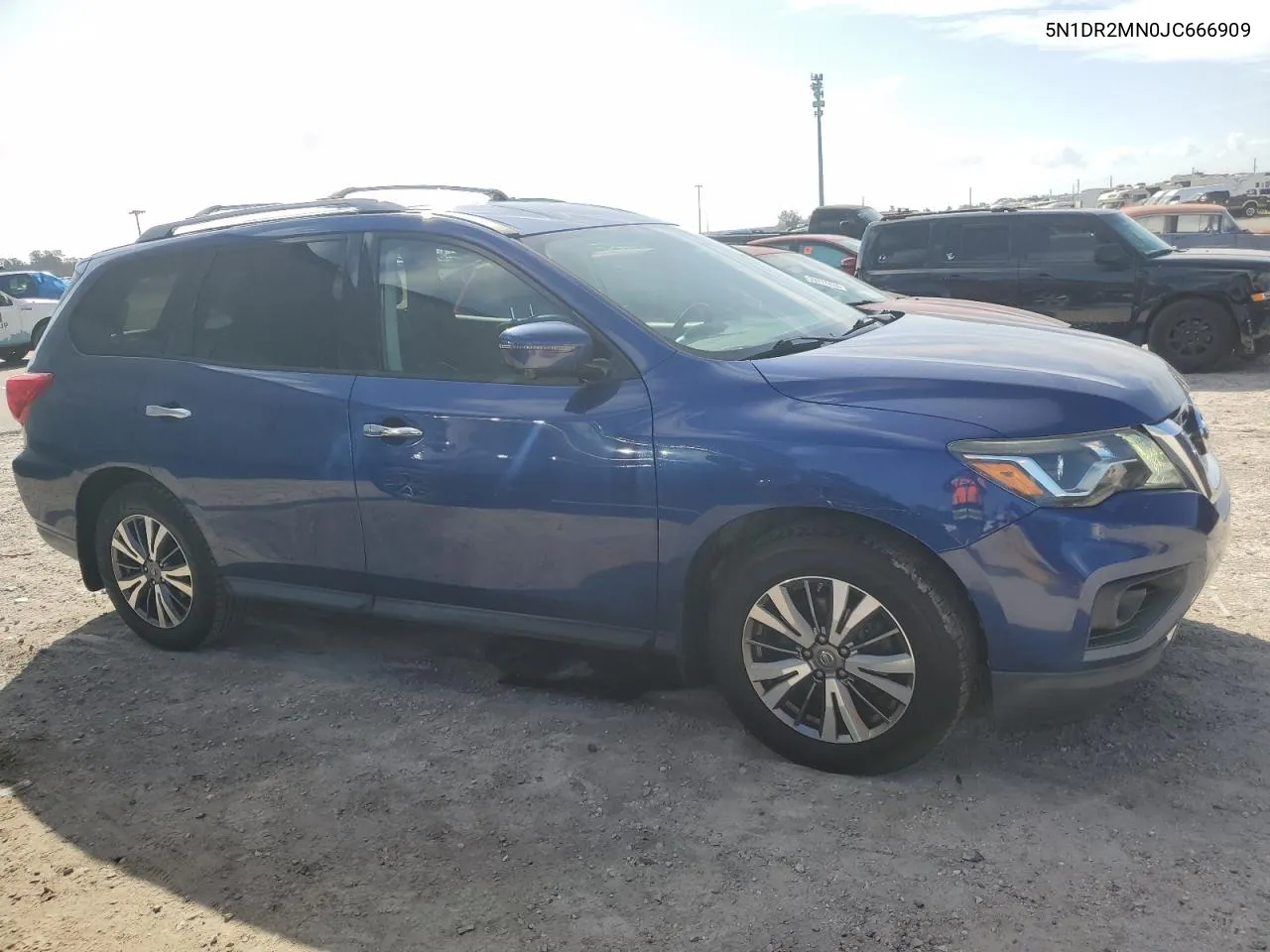 2018 Nissan Pathfinder S VIN: 5N1DR2MN0JC666909 Lot: 80210934