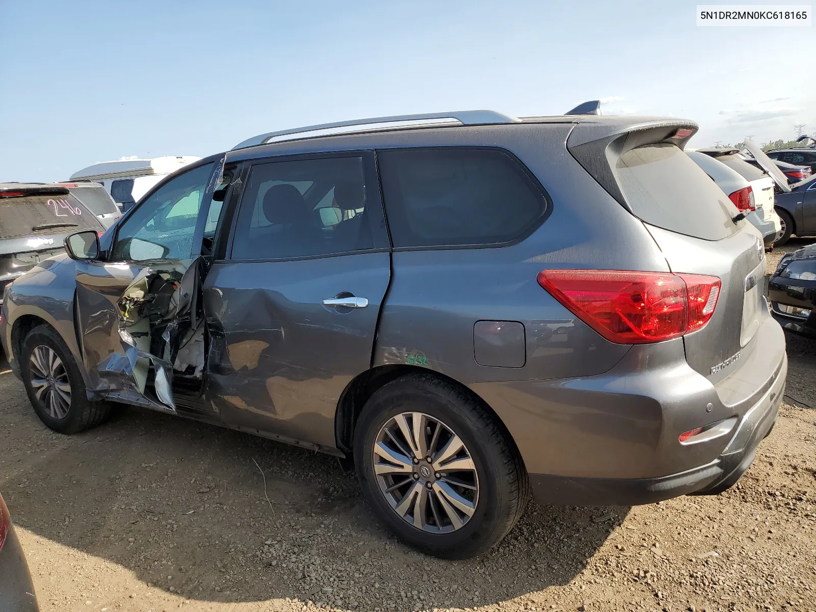 2019 Nissan Pathfinder S VIN: 5N1DR2MN0KC618165 Lot: 68382864