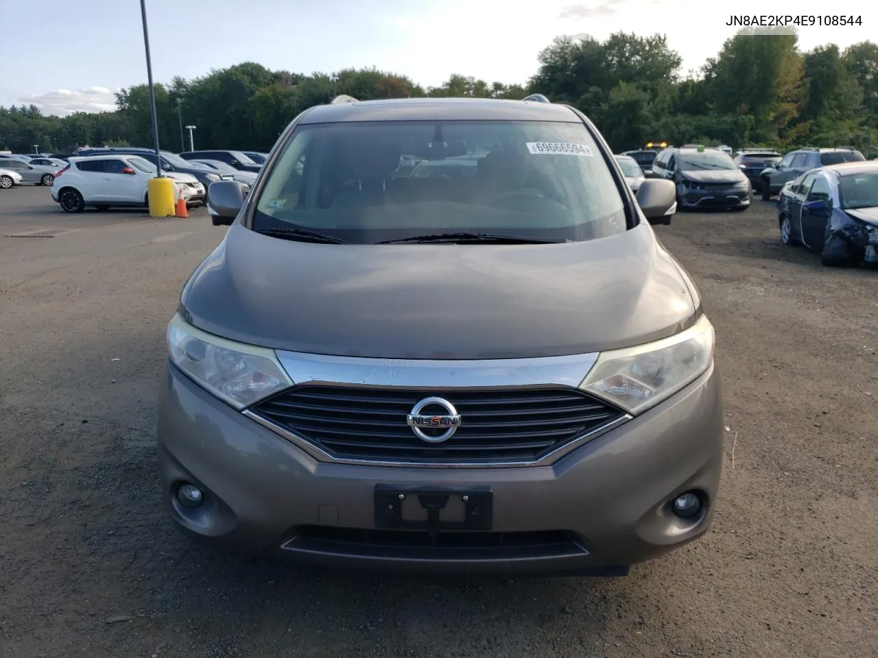 JN8AE2KP4E9108544 2014 Nissan Quest S