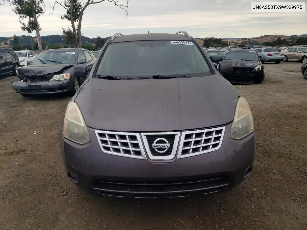 2009 Nissan Rogue S VIN: JN8AS58TX9W329975 Lot: 66052624