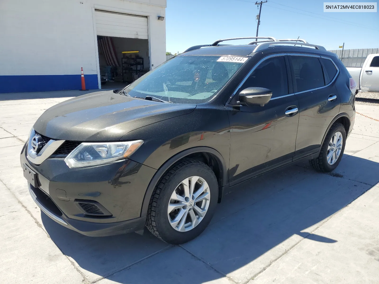 2014 Nissan Rogue S VIN: 5N1AT2MV4EC818023 Lot: 57095144