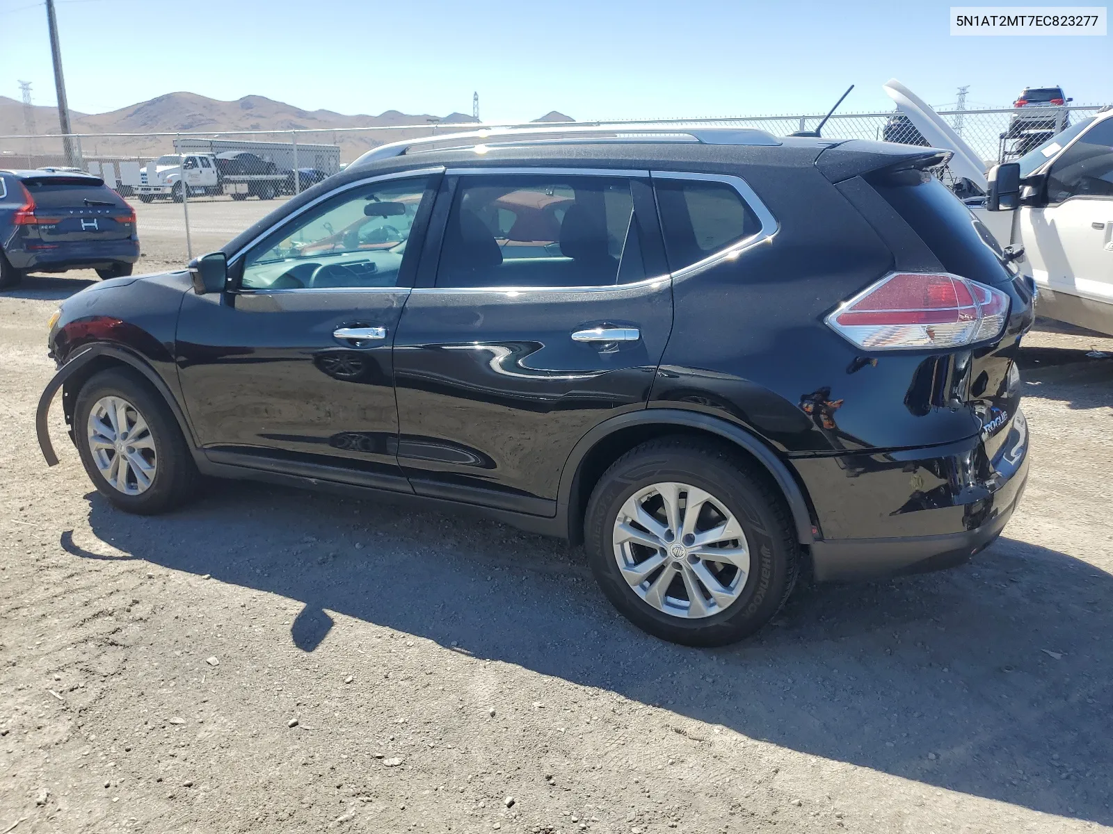 5N1AT2MT7EC823277 2014 Nissan Rogue S