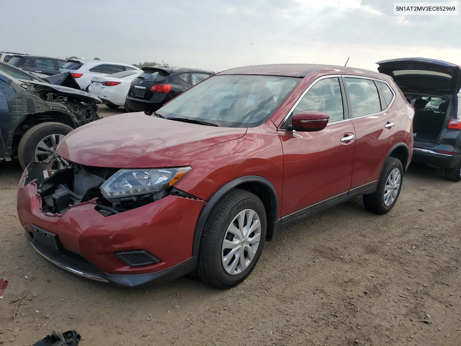 2014 Nissan Rogue S VIN: 5N1AT2MV3EC852969 Lot: 68925654