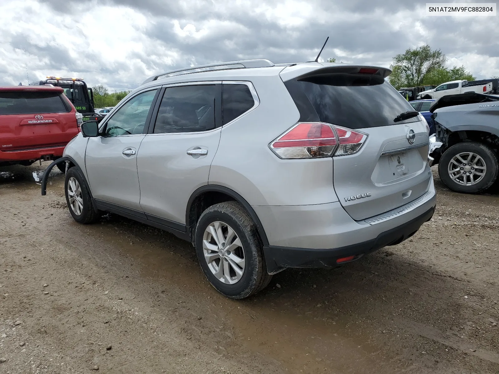 2015 Nissan Rogue S VIN: 5N1AT2MV9FC882804 Lot: 52840804