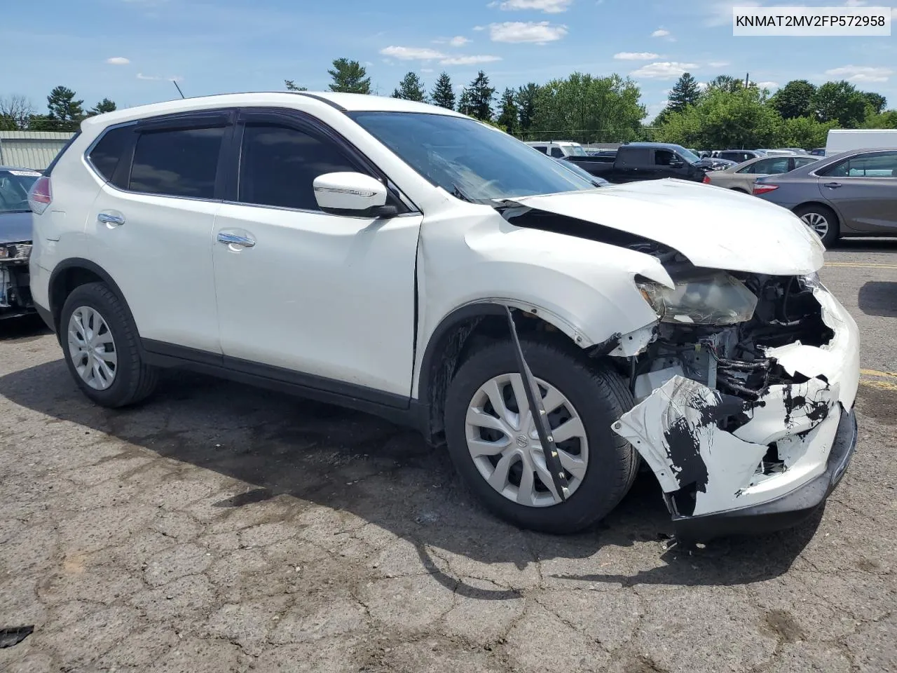 2015 Nissan Rogue S VIN: KNMAT2MV2FP572958 Lot: 61427754