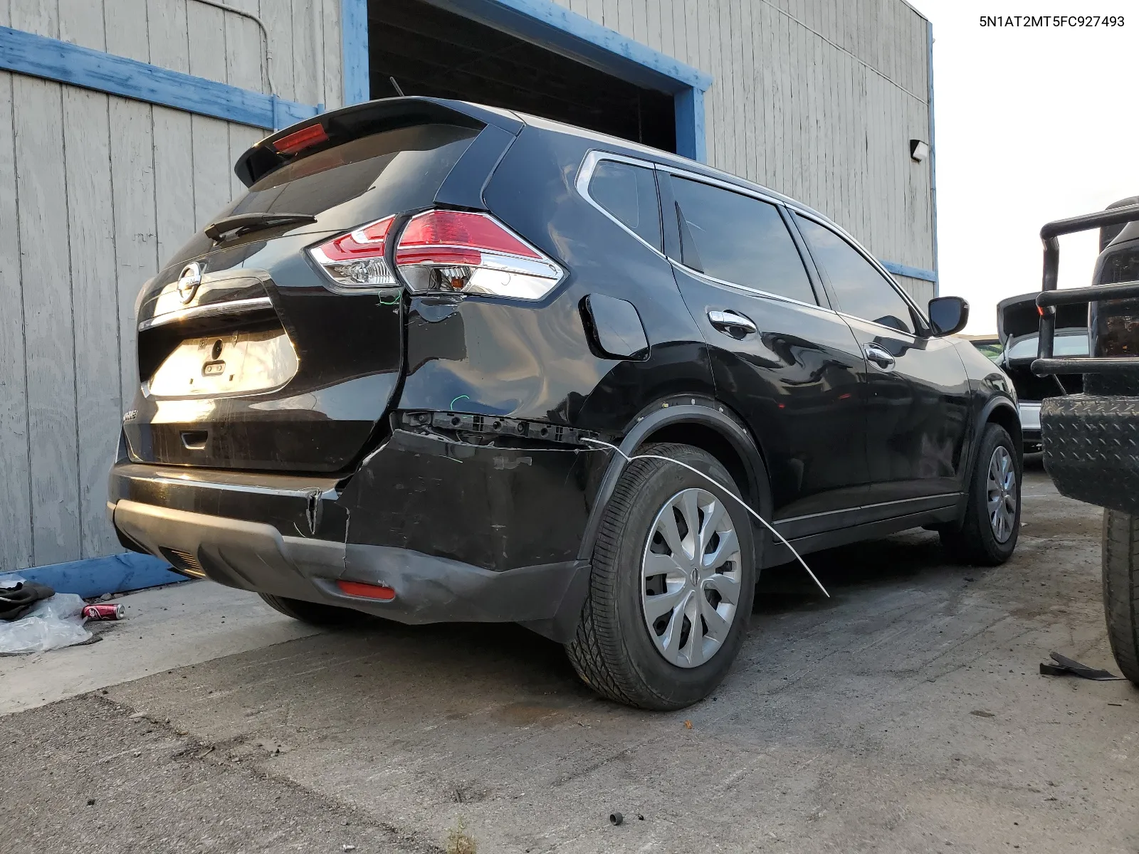 2015 Nissan Rogue S VIN: 5N1AT2MT5FC927493 Lot: 63016044