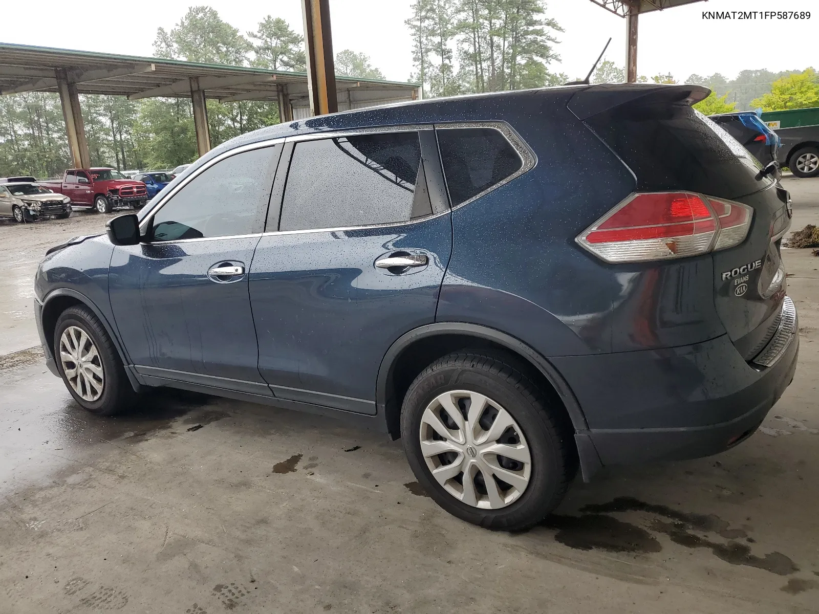 2015 Nissan Rogue S VIN: KNMAT2MT1FP587689 Lot: 65192824