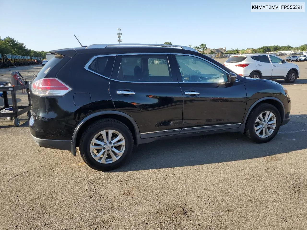 2015 Nissan Rogue S VIN: KNMAT2MV1FP555391 Lot: 68486254