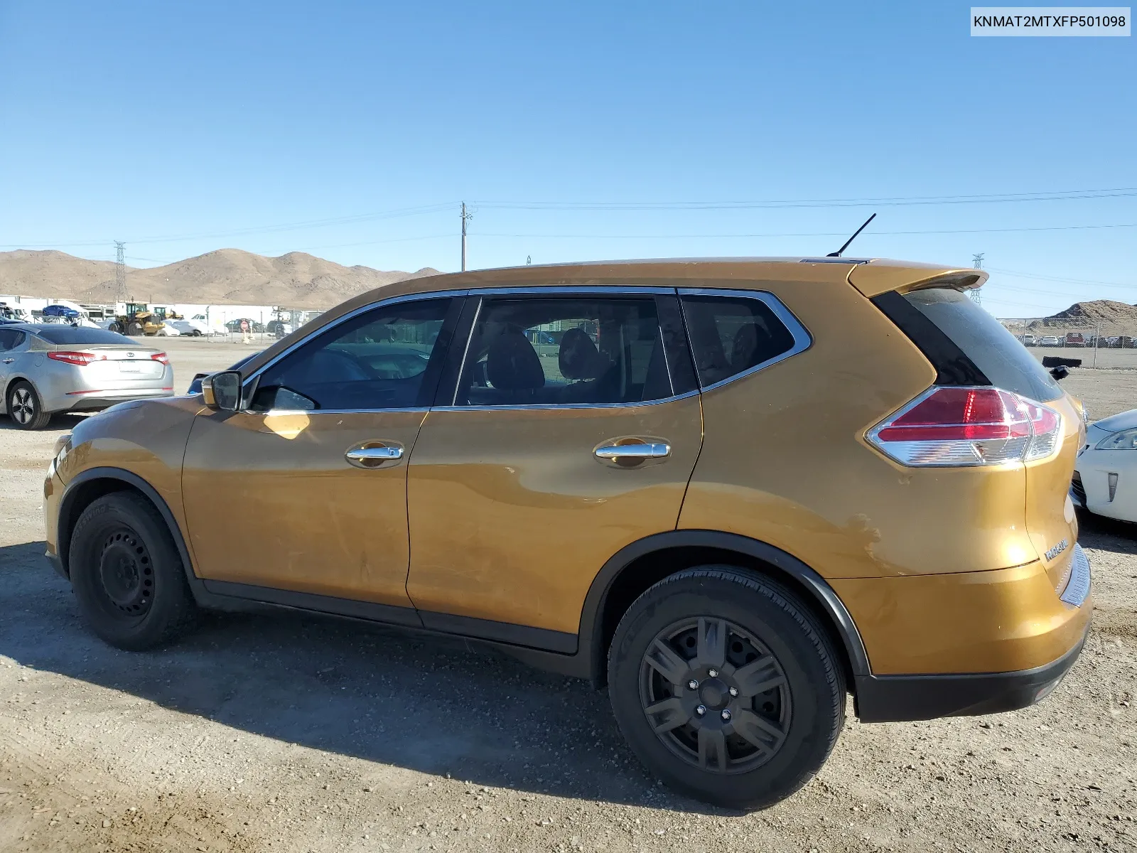 2015 Nissan Rogue S VIN: KNMAT2MTXFP501098 Lot: 69068494