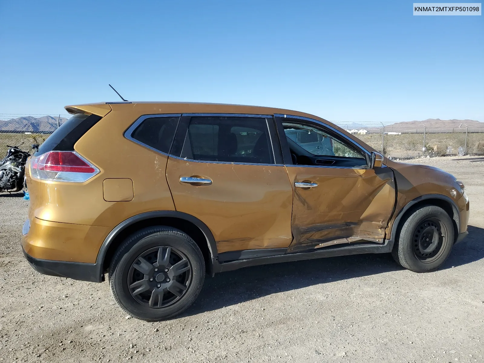 2015 Nissan Rogue S VIN: KNMAT2MTXFP501098 Lot: 69068494