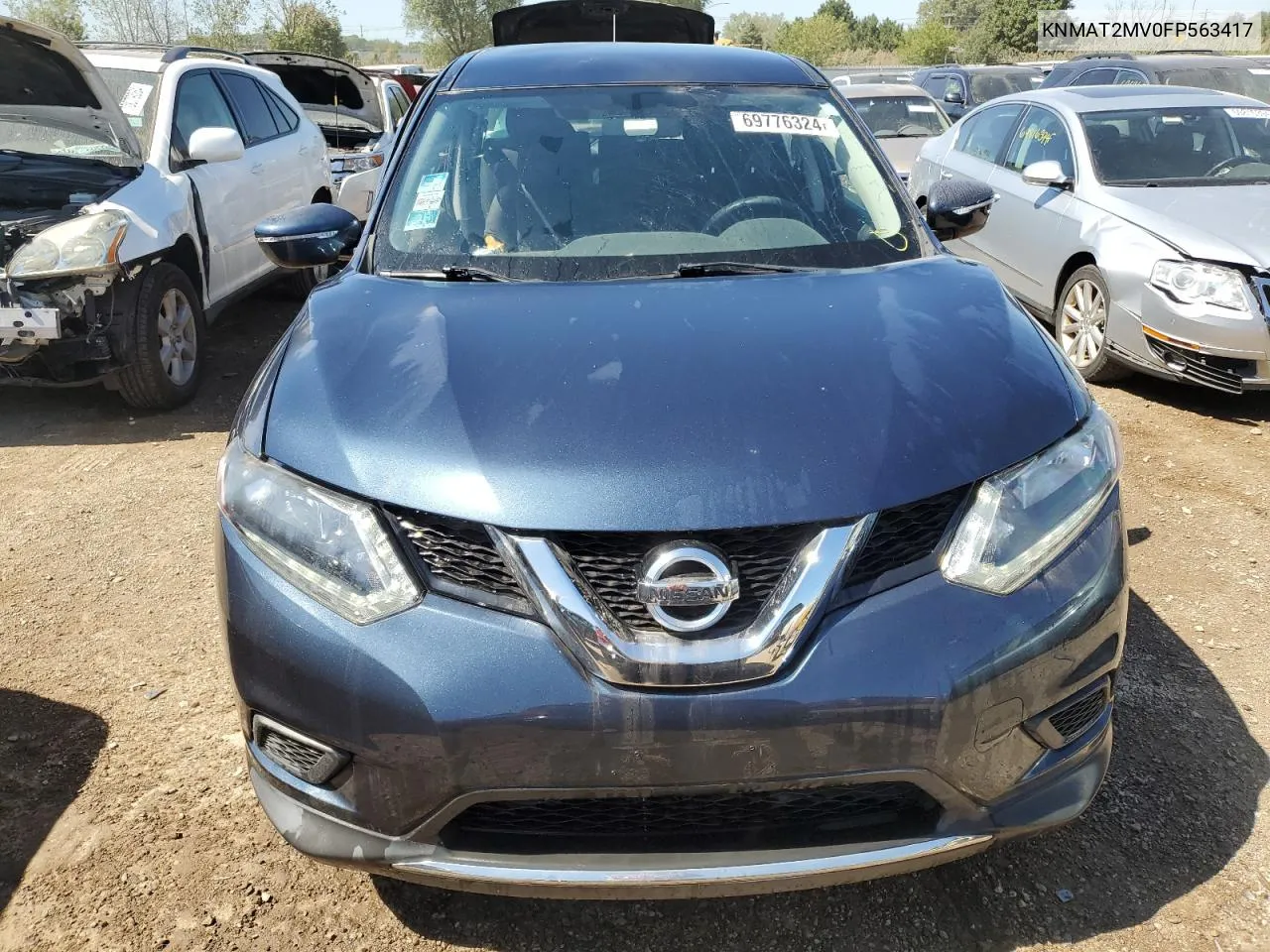 2015 Nissan Rogue S VIN: KNMAT2MV0FP563417 Lot: 69776324