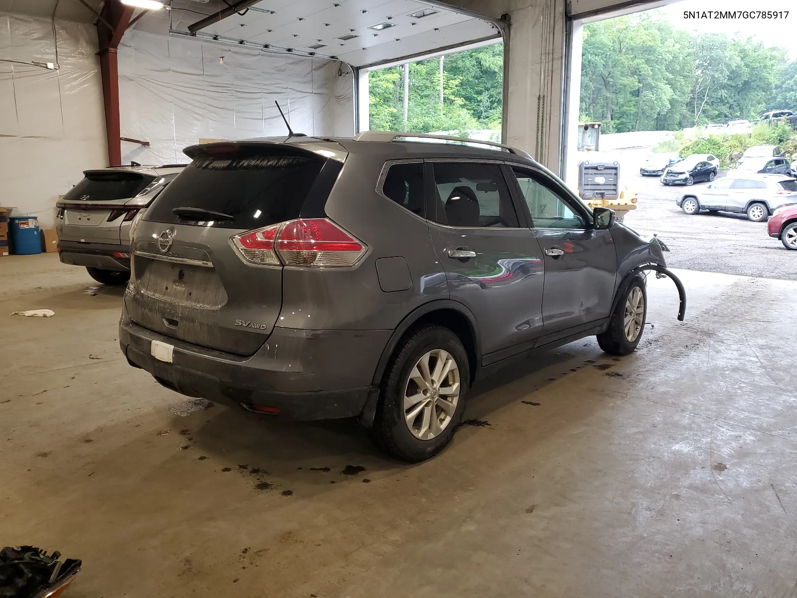 2016 Nissan Rogue S VIN: 5N1AT2MM7GC785917 Lot: 63746254