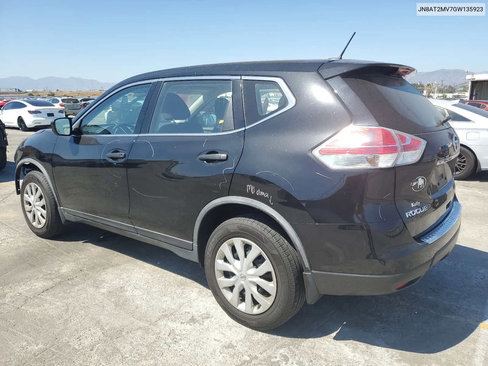 2016 Nissan Rogue S VIN: JN8AT2MV7GW135923 Lot: 63924184