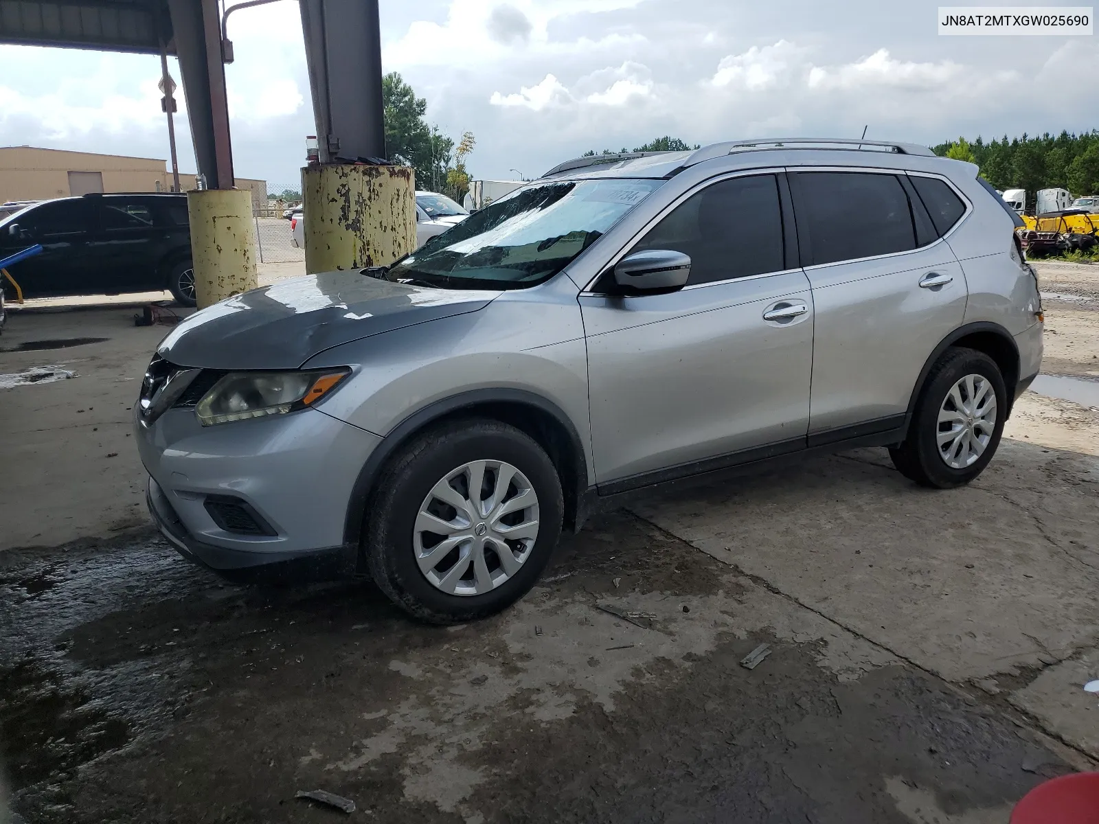 JN8AT2MTXGW025690 2016 Nissan Rogue S