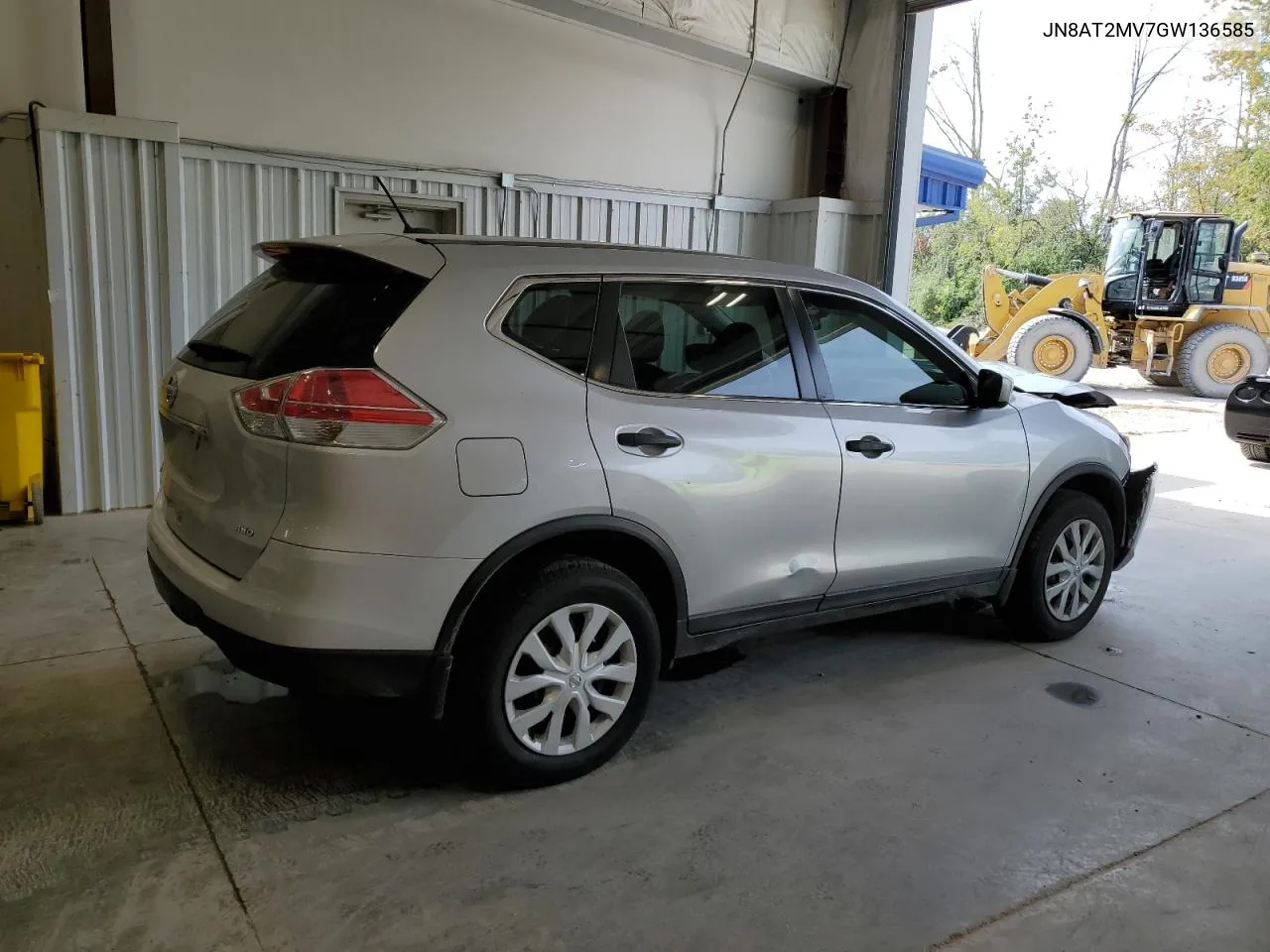 2016 Nissan Rogue S VIN: JN8AT2MV7GW136585 Lot: 69053354