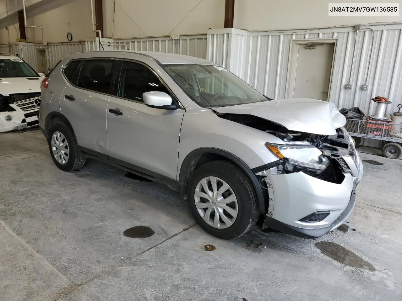 2016 Nissan Rogue S VIN: JN8AT2MV7GW136585 Lot: 69053354