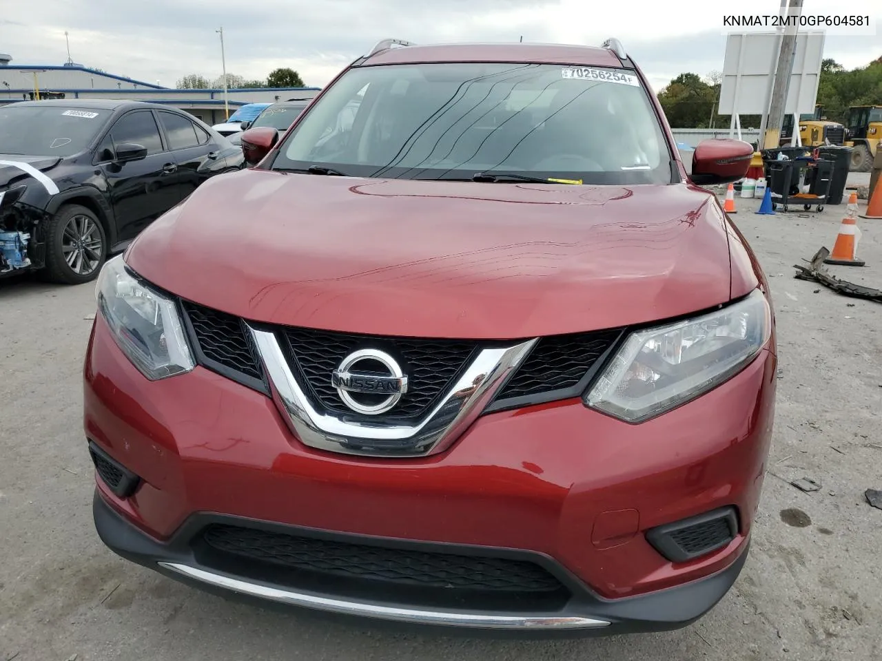 2016 Nissan Rogue S VIN: KNMAT2MT0GP604581 Lot: 70256254