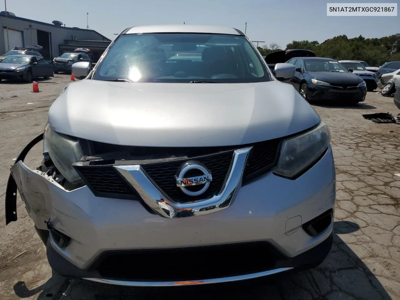 2016 Nissan Rogue S VIN: 5N1AT2MTXGC921867 Lot: 70842944