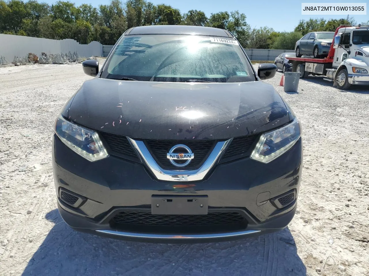 2016 Nissan Rogue S VIN: JN8AT2MT1GW013055 Lot: 71169234