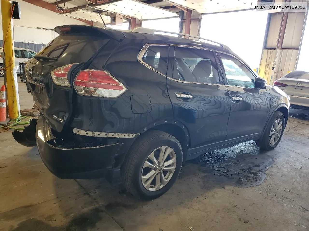 2016 Nissan Rogue S VIN: JN8AT2MVXGW139352 Lot: 71170814