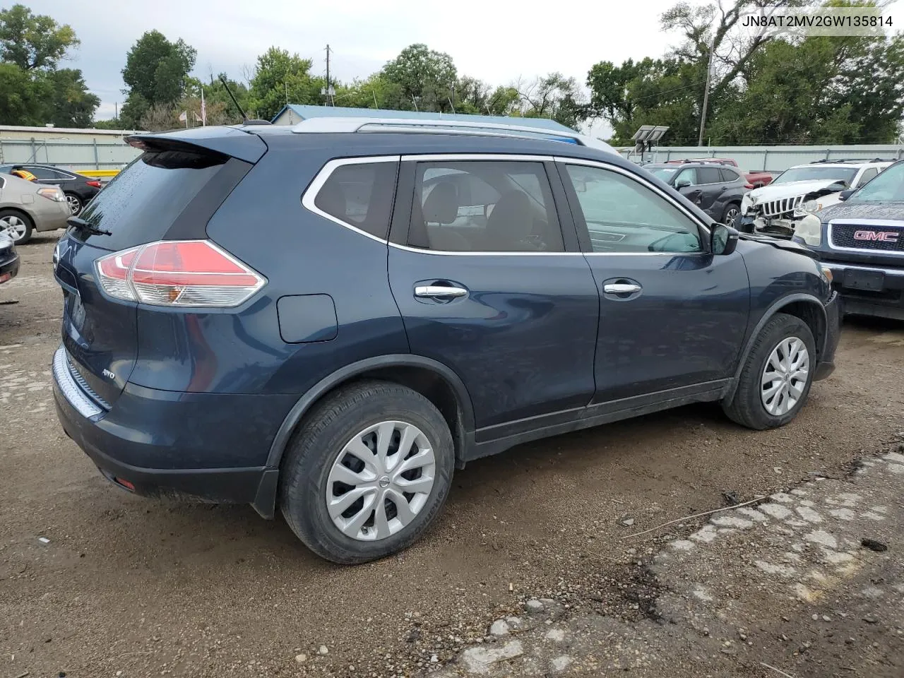 2016 Nissan Rogue S VIN: JN8AT2MV2GW135814 Lot: 71994044