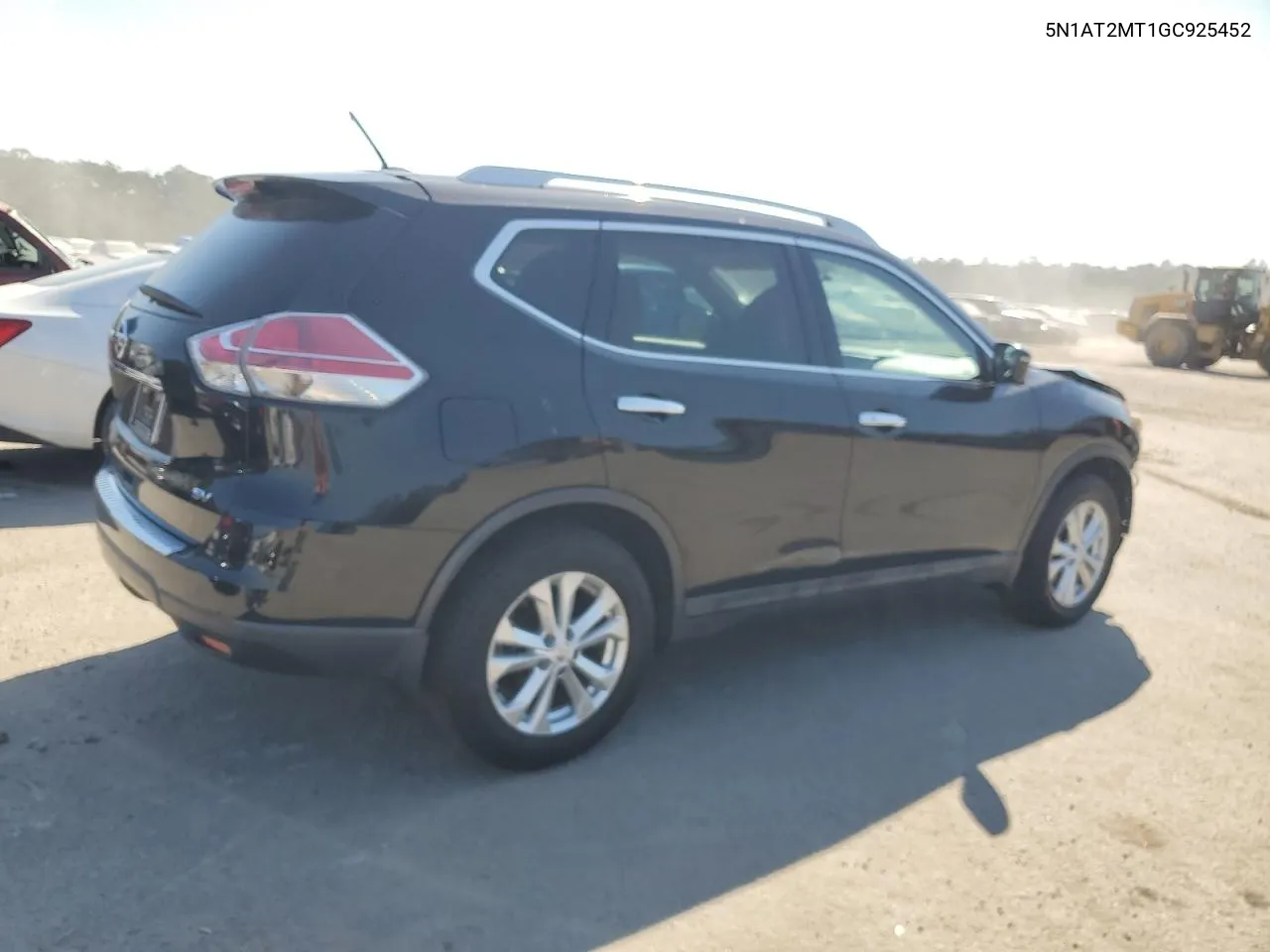 2016 Nissan Rogue S VIN: 5N1AT2MT1GC925452 Lot: 77610694