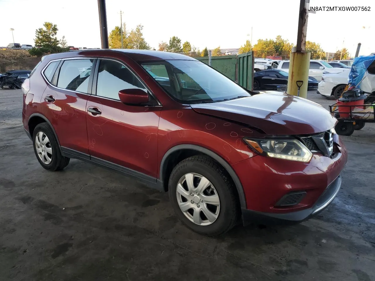 2016 Nissan Rogue S VIN: JN8AT2MTXGW007562 Lot: 77657824