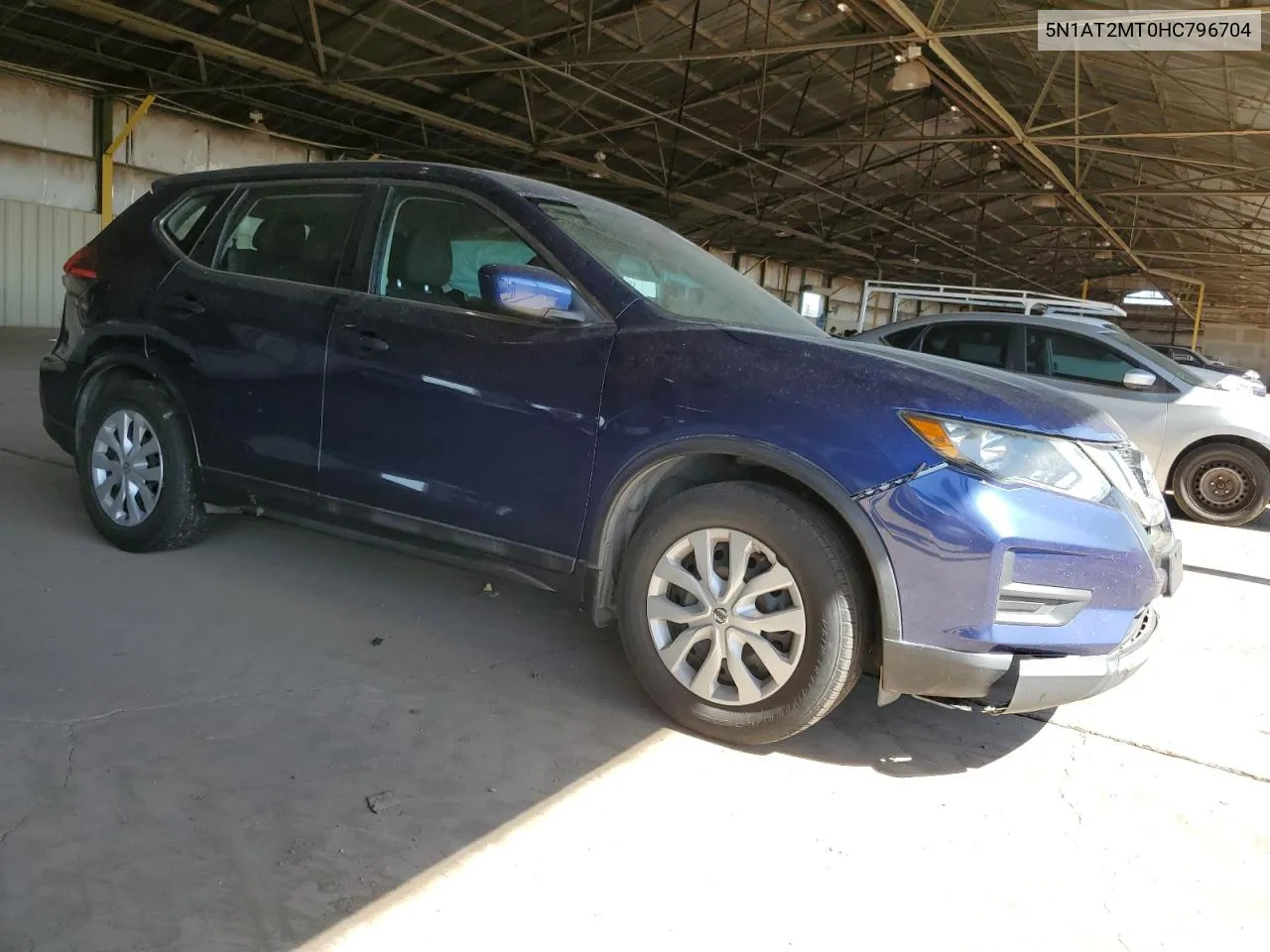 2017 Nissan Rogue S VIN: 5N1AT2MT0HC796704 Lot: 55559334